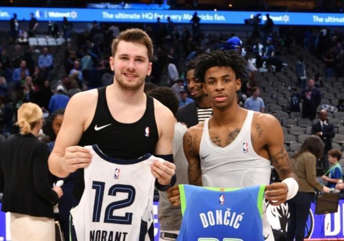 萨拉赫缺阵利物浦争议点球告负，球员称判罚牵强（萨拉赫缺阵之际利物浦折戟争议点球，球员直指判罚牵强）