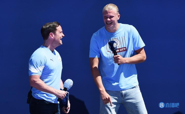 马卡：梅西参观诺坎普引发回归猜测，而美职联支持短期租借（马卡：梅西现身诺坎普引爆回归传闻，美职联或支持短期租借）