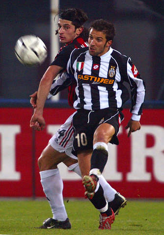 昔日上港03青训五虎！为何现在一个都没踢出来，两人还沦落中甲（上港03青训“五虎”为何集体沉寂：至今无一出头，两人已落至中甲）