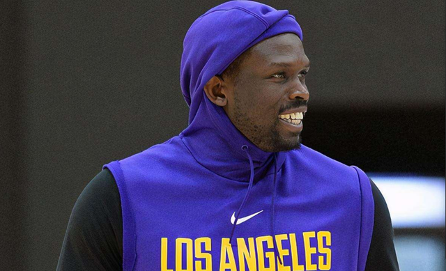 六台：阿隆索赛后没回更衣室，有些皇马球员认为谈判罚是借口（六台称：阿隆索赛后未回更衣室，部分皇马球员质疑“谈判罚”只是借口）