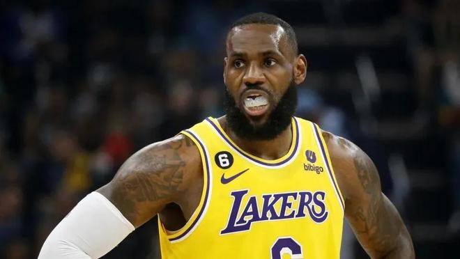 官方：傅明、马济等人组成的裁判组将执法日本vs加纳（日本vs加纳之战将由傅明、马济领衔的裁判组执法）