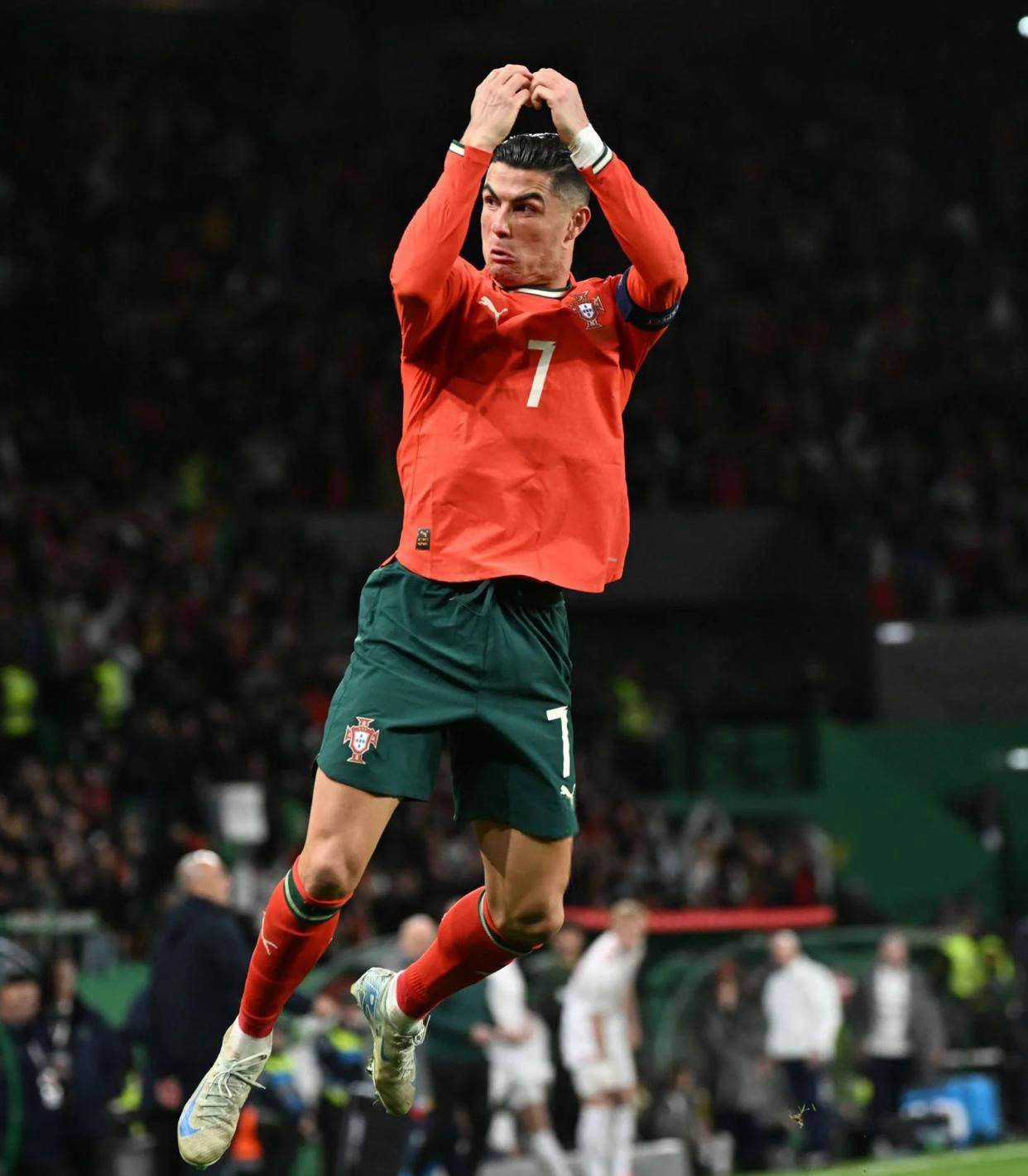 再见，巴萨U40！苏亚雷斯离队迈阿密国际，梅西独守美职联（告别巴萨U40：苏亚雷斯转投迈阿密国际，梅西独撑美职联）