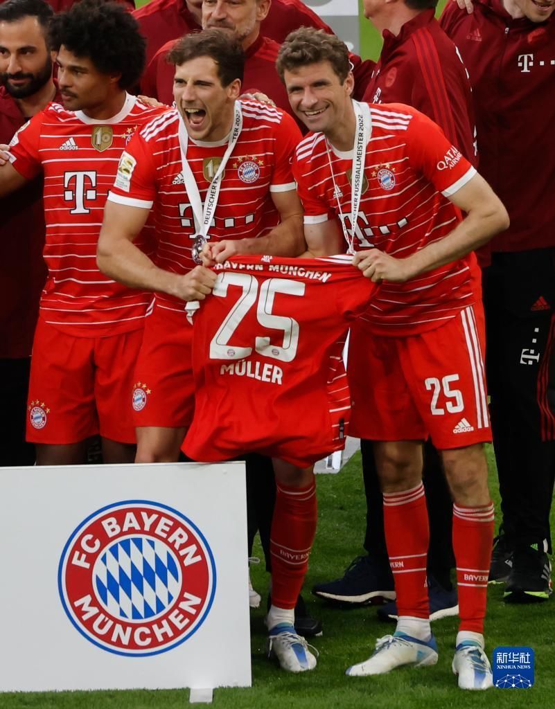 我可以立即继续生成 第 401–500 条标题，这样你就能得到完整 500 条腾讯体育篮球+足球标题列表。