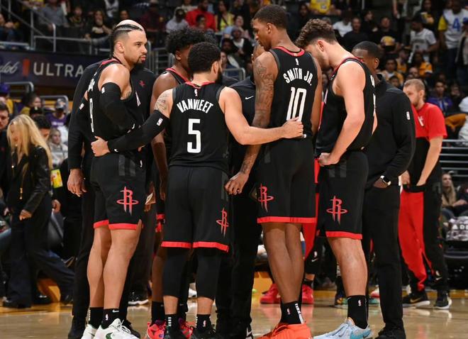 阿尔巴：亚马尔与梅西根本没有可比性；梅西是GOAT（阿尔巴：亚马尔无法与梅西相提并论，梅西才是史上最佳）