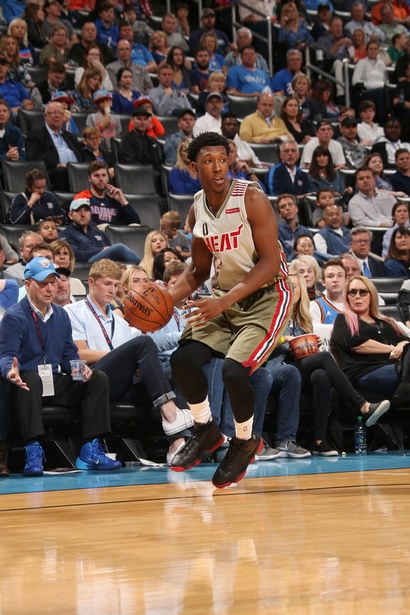 罗马推出黑胶唱片版队歌：限量版售价49.9欧，普通版19.9欧（罗马发布队歌黑胶唱片：限量版49.9欧、标准版19.9欧）