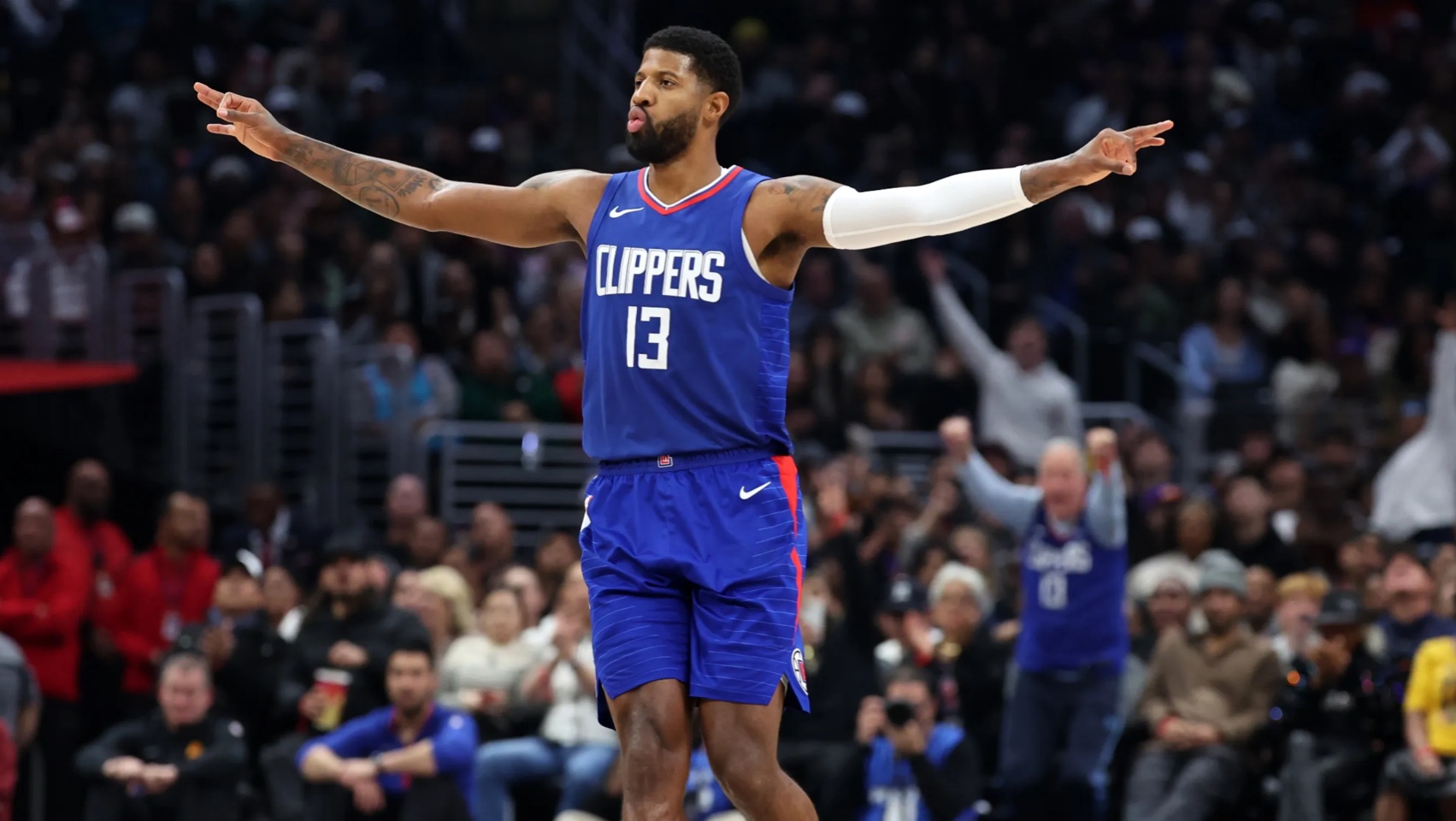 沪媒：足协杯决赛有六成是河南球迷，“球迷专列”重现江湖（沪媒：足协杯决赛现场河南球迷占比达六成，“球迷专列”回归江湖）