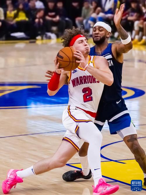 喜讯！32岁的津门虎队长在上港迎来转会加盟亚冠首秀，值得期待（32岁津门虎队长转投上港，亚冠首秀将上演，备受期待）